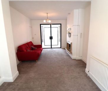 3 bedroom semi-detached house to rent - Photo 4
