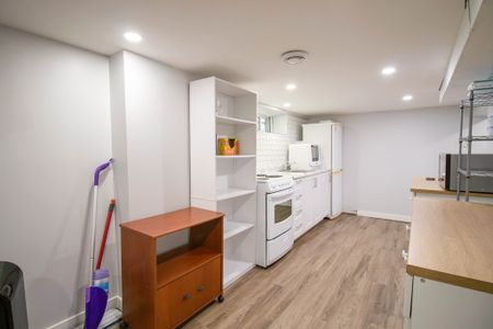 1 Bedroom Lower Unit in St. Catharines!! - Photo 5