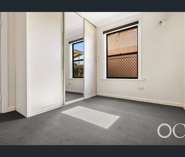 Open the door to easy living by the coast - Photo 2