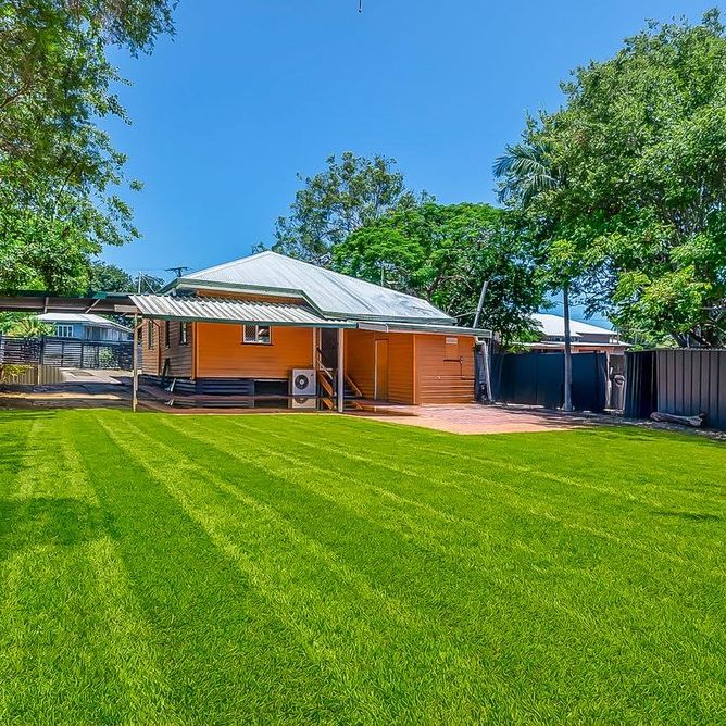 Family Home with Air Conditioning and Large Yard! - Photo 1