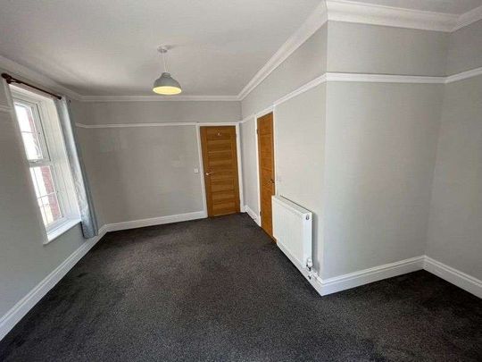 2 Bed Ground Floor Flat with Off Road Parking and Garden - Photo 1