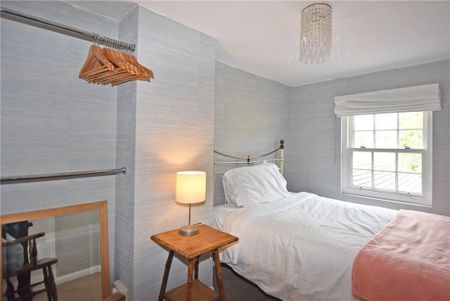 2 bedroom cottage to rent - Photo 2
