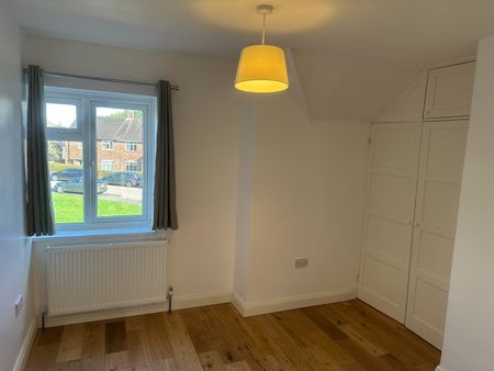 4 Bed End Terrace, Abbots Wood Road, LU2 - Photo 2