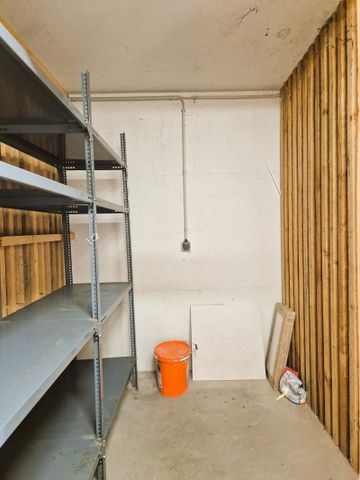 Wohnen wie im Schloss! Großzügige, stilvolle 2-Zimmer-Wohnung mit Balkon in Toplage, teilmöbliert, Tiefgarage und Freiparkplatz! - Photo 2