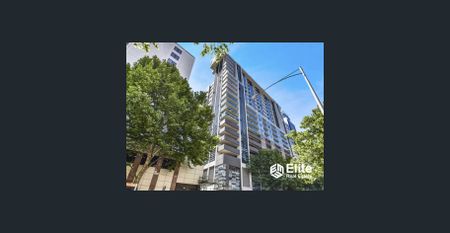 Comfortable Two-Bedroom Apartment in the Istana Building - Photo 2