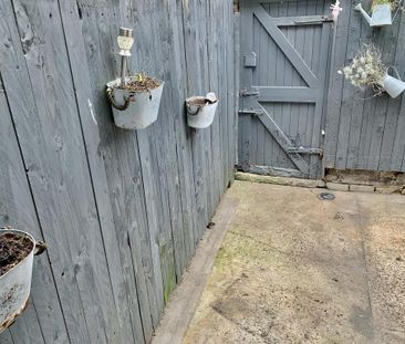 2 bedroom terraced house to rent - Photo 6