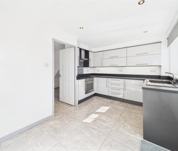 2 bedroom Town house to rent - Photo 5