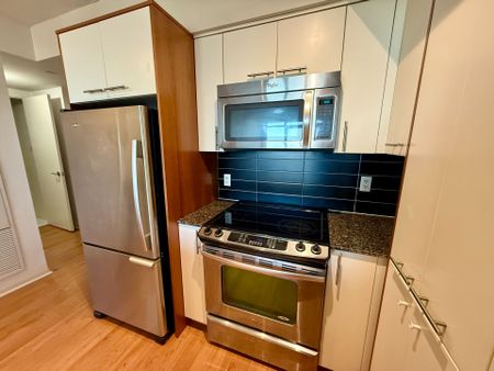 For Lease - 5 Valhalla Inn Road Unit# 2501, Toronto, Ontario - Photo 3