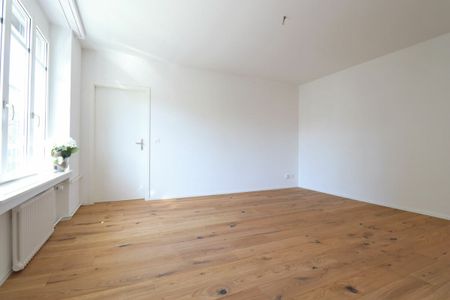 Frisch sanierte 2.5 Zimmer-Wohnung an zentraler Lage - Photo 2