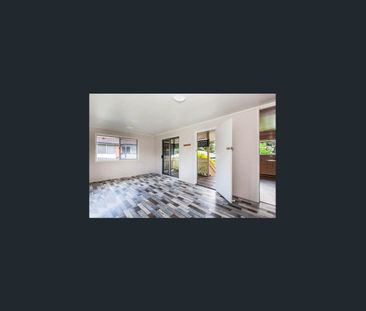 3 Bedroom Home with Large Backyard - Photo 6