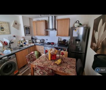 2 bedroom penthouse to rent - Photo 4