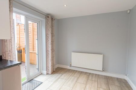2 bedroom terraced house to rent - Photo 3