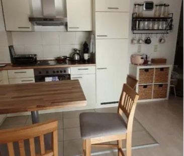 Lichtdurchflutete 2-Zimmer Wohnung m. Balkon und schöner Aussicht - Photo 3