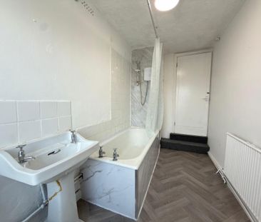 3 bedroom terraced house to rent - Photo 6