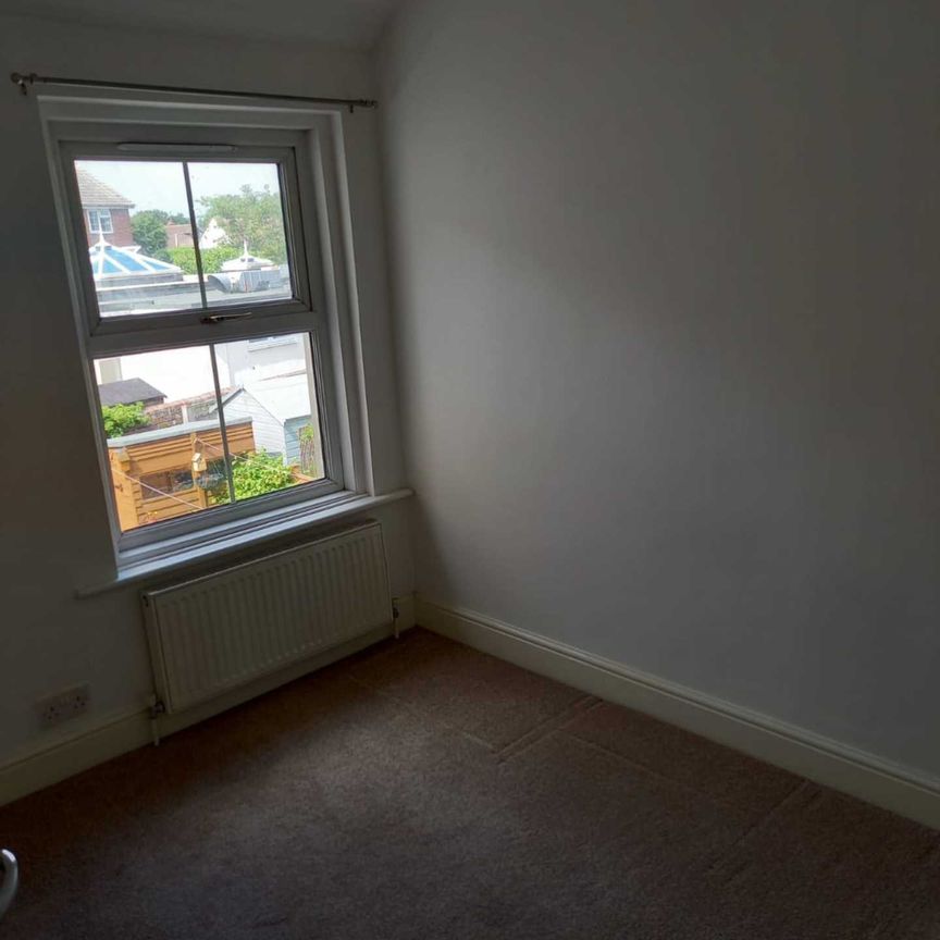 Hailsham Road, Polegate - Photo 1