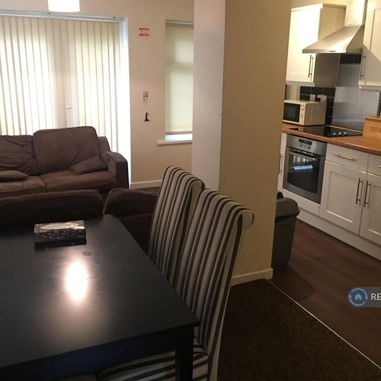 5 bedroom semi-detached house to rent - Photo 1