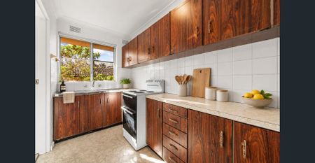 Top Floor Retreat with Double Lock Up Garage and Storage - Photo 5