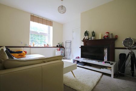 3 bedroom flat to rent - Photo 2