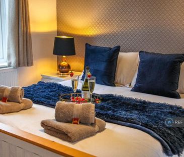 3 bedroom semi-detached house to rent - Photo 6