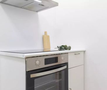 Room in a shared 7-bedroom apartment for rent in Trafalgar, perfect for women. - Foto 4