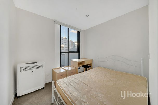 Walking distance to Melbourne University and RMIT! - Photo 1
