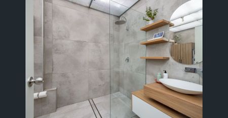 Historic laneway terrace with DA-approved plans - Photo 2