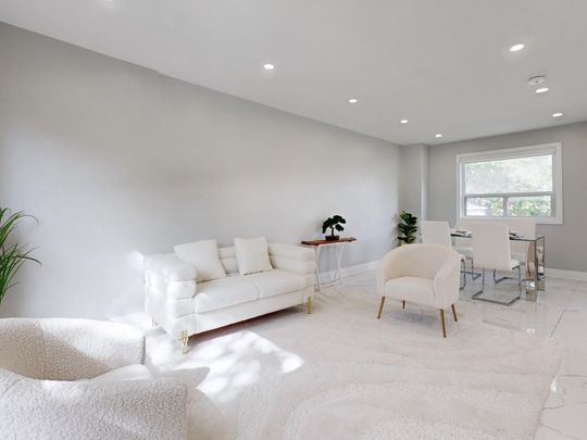 For Lease - 251 Mcconvey Drive, Richmond Hill, Ontario - Photo 1