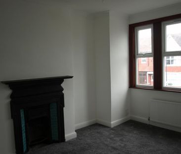 4 bedroom terraced house to rent - Photo 1