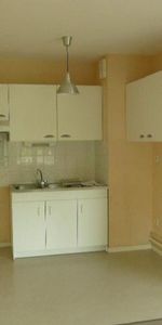 Proche centre-ville et commerces - appartement T2 - 45 m² habitables. - Photo 4