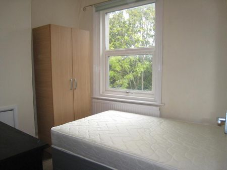 4 bedroom terraced house to rent - Photo 4