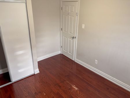 For Lease - 60 Trott Square, Toronto, Ontario - Photo 3