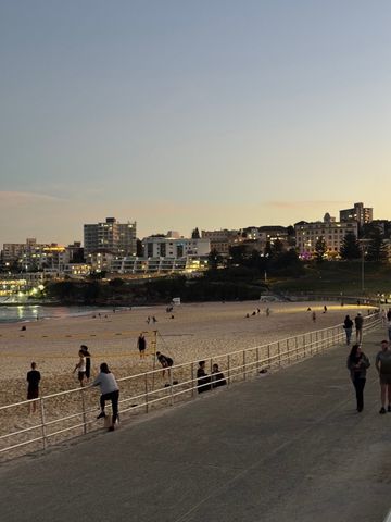 Bondi Beach - Photo 3