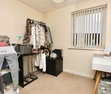 Dutton Court - Photo 4