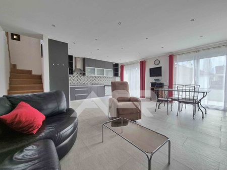 Location Maison 8 pièces 160m² - Photo 2