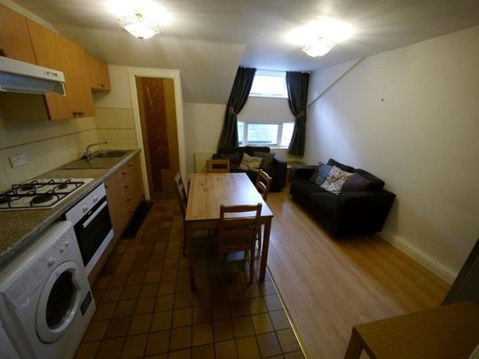 3 bedroom flat to rent - Photo 1