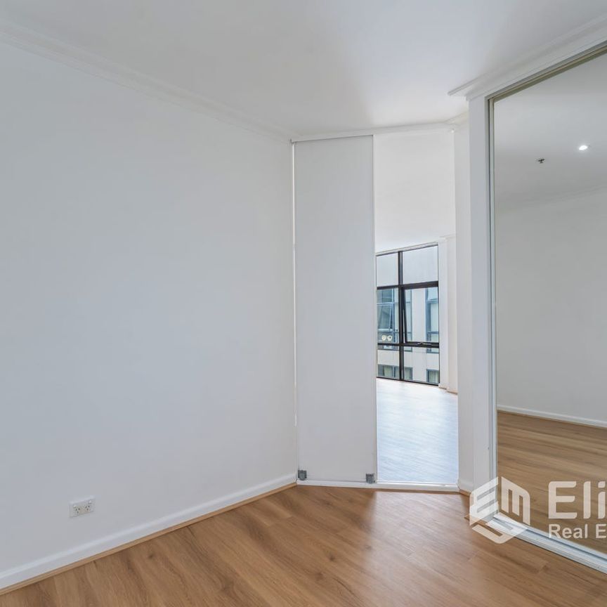Living in the heart of Melbourne CBD - Photo 1