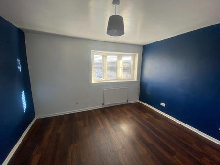 3 bedroom maisonette to rent - Photo 2