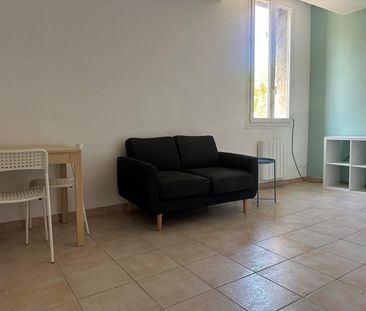 Location appartement Marseille 5ème (13005) - Photo 1