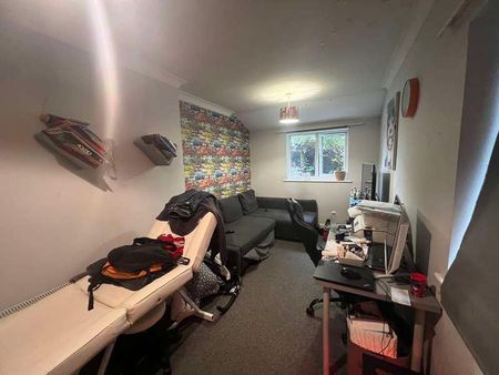 Devonshire Road, SO15 - Photo 2