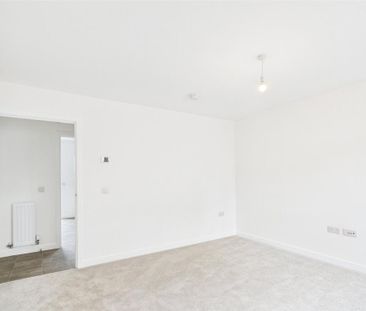 3 bedroom semi-detached house to rent - Photo 6