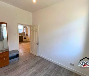 2 bedroom flat to rent - Photo 3 | Rentumo