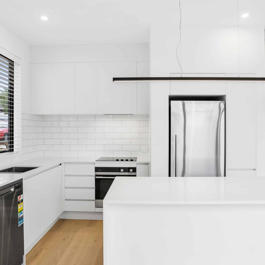 Modern Luxury - Unbeatable Location - Photo 1