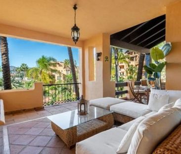 Alquiler de piso en Calle de Ónice, 29 - Photo 3