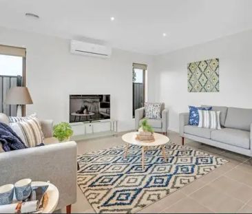 “Modern Family Living” - Photo 6