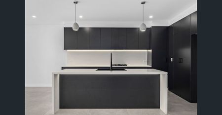 Modern 4 Bedroom Duplex - Photo 2