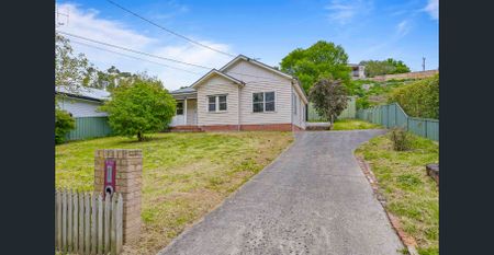 SPACIOUS THREE BEDROOM HOME WITH LARGE YARD AND SHED IN BALLARAT CENTRAL - Photo 4
