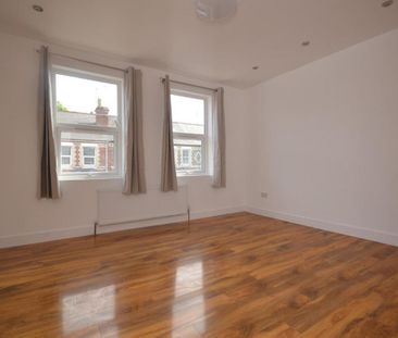 Grange Avenue, Reading - Photo 2