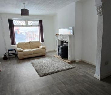 4 bedroom semi-detached house to rent - Photo 6