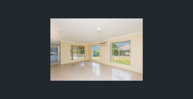 Spacious low-set 5 bed Home in a quiet street - Photo 1