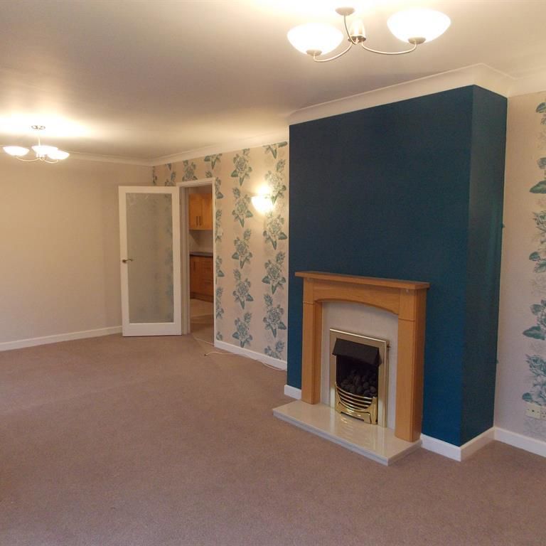 4 bedroom bungalow to rent - Photo 1